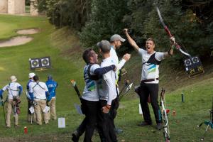 Tim Jevšnik evropski mladinski ekipni prvak v lokostrelstvu 2